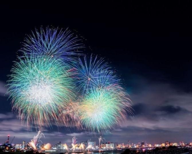 【2025年】足立の花火の楽しみ方！「第47回足立の花火」穴場スポットや会場までのアクセス情報をチェック