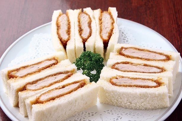 かつサンド発祥の店で名物を味わって